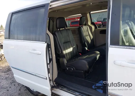 2016 Chrysler Town & Country Touring z USA, uszkodzony, nr VIN 2C4RC1BG7GR164716